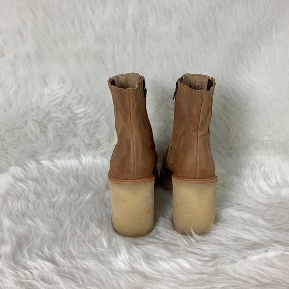 Free People Chunky Lugged Heel Tan Nubuck Leather James Chelsea Boot EU 40 - Picture 3 of 8
